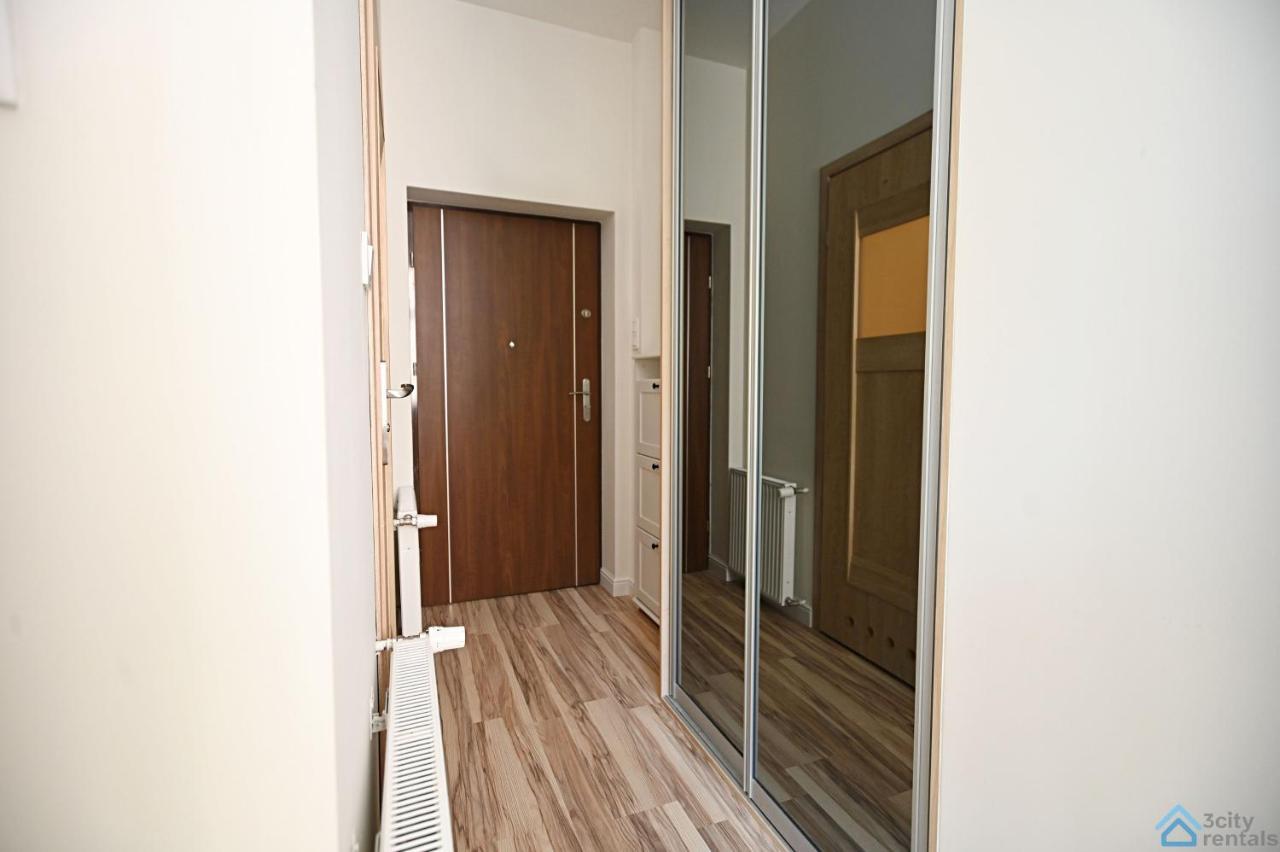 Beige And Red 3City Studio In Sopot With Outdoor Parking By Noclegi Renters Bagian luar foto