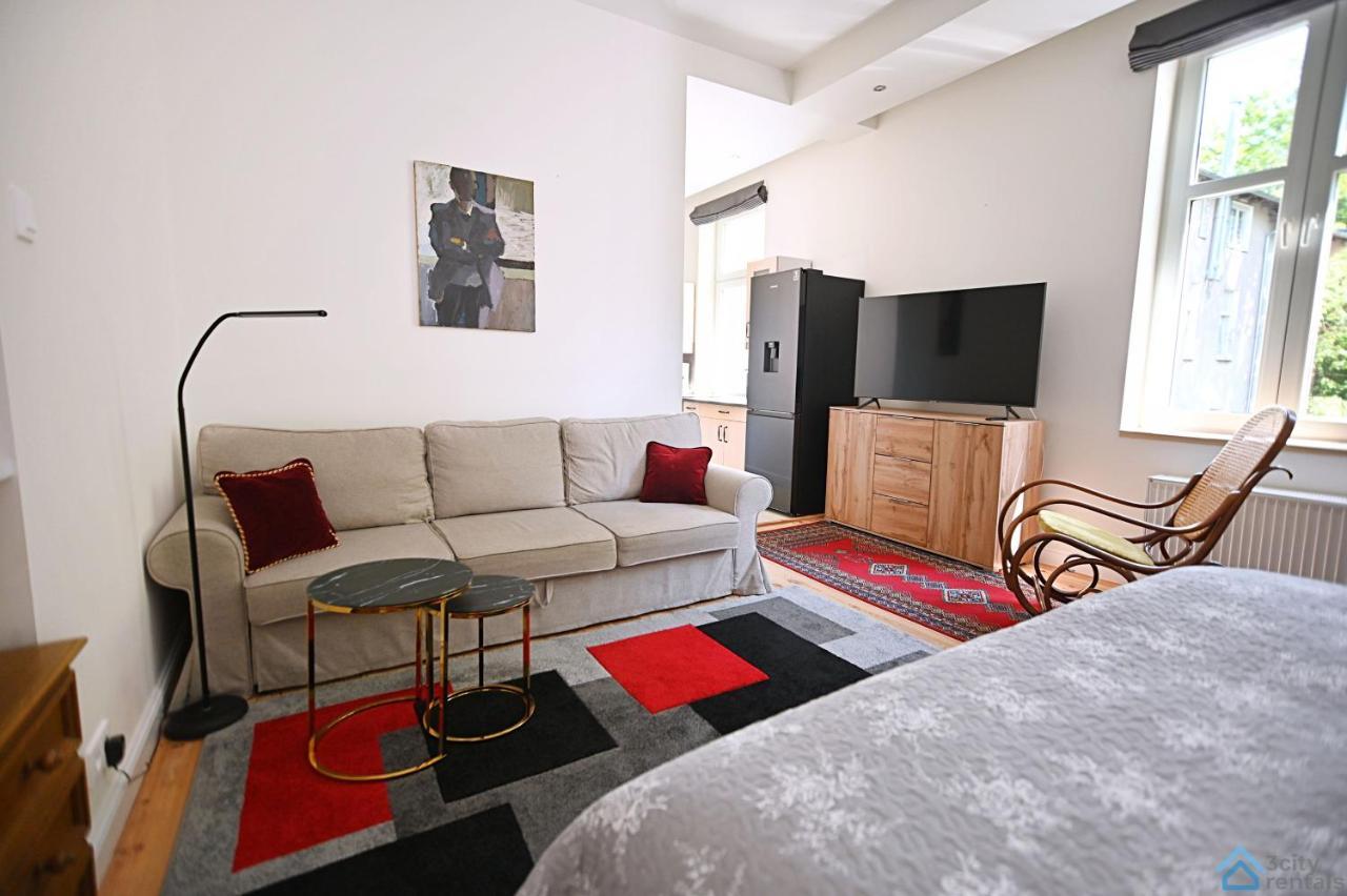 Beige And Red 3City Studio In Sopot With Outdoor Parking By Noclegi Renters Bagian luar foto